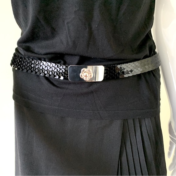 Black shiny sequined strechy elastic belt silver tone metal buckle adjustable XS - Picture 4 of 9